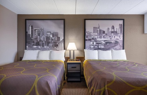 Owatonna Hotel | Coratel Inn & Suites by Jasper Owatonna - Luxury 2 Queen Bed NS
