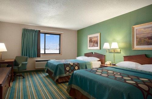 New Richmond Hotel | Coratel Inn & Suites New Richmond - Comfort 2 Queen Bed Non-Smoking