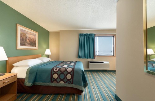 New Richmond Hotel | Coratel Inn & Suites New Richmond - Comfort 1 King Bed Non-Smoking