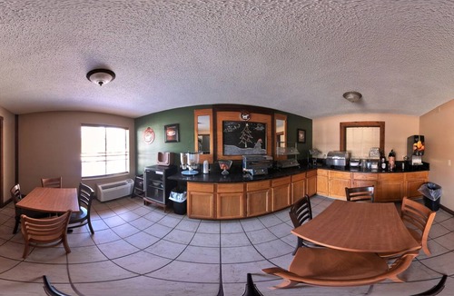 Black River Falls Hotel | Coratel Plus Suites by Jasper Black River Falls