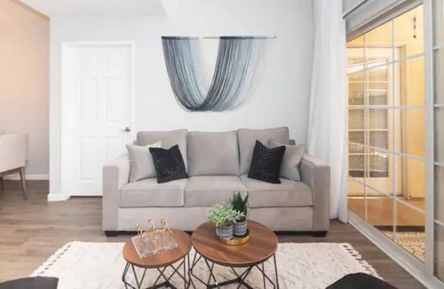 Bixby North Apartment | Corporate Housing- airport 4 miles+ wifi+ parking