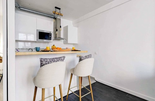 Ternes Apartment | Cosy 1BR Wagram Area - Arc de Triomphe