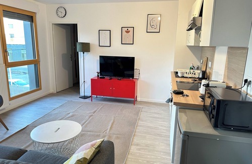 Villepinte Apartment | Cosy 2 rooms and parking 30 mns Gare du Nord by immo kit bnb