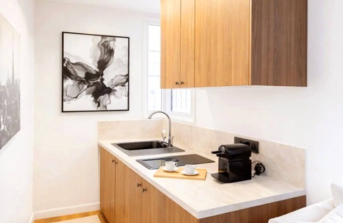 Saint-Merri Apartment | Cosy deluxe studio - Louvre Museum