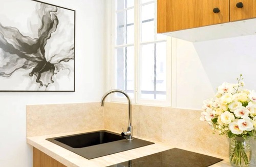 Saint-Merri Apartment | Cosy deluxe studio - Louvre Museum