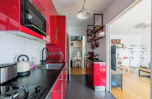 Saint-Ouen Apartment | Cosy Family Apt - 6 People/2BR - Parking - A/C