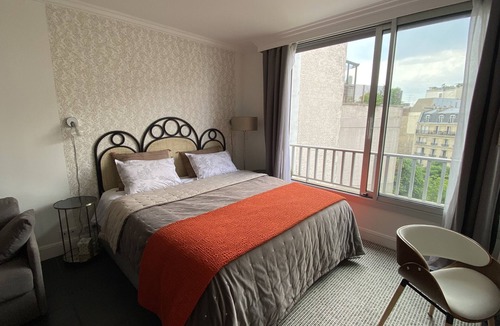 Ternes Condo | Cosy parisian place at Arc de Triomphe