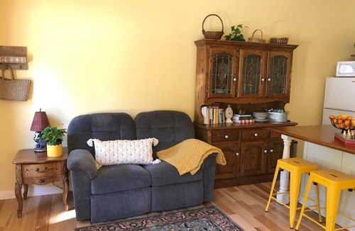 Somis Cottage | Cottage in Organic Lemon Orchard - Southern California FarmStay - Pet-friendly!