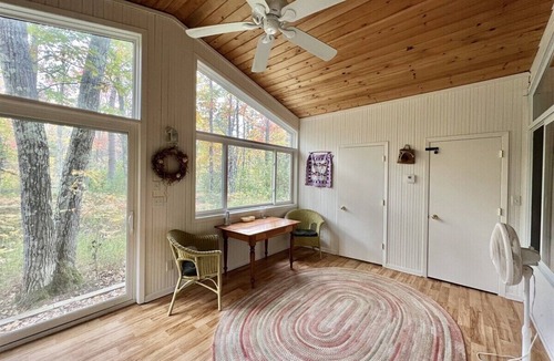La Pointe House | Cottage Nestled in the Woods - Stolen Oaks