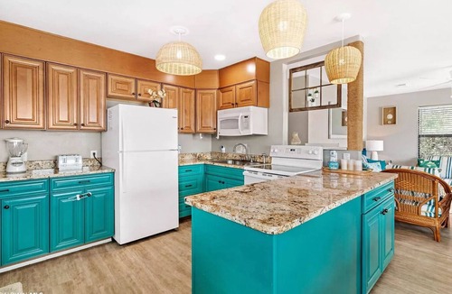 Fort Morgan House | COTTAGE ON THE SHORE! WEEKLY DISCOUNTS 30%! MONTHLY DISCOUNTS 40%!