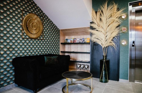 Saint-Mard Hotel | Cottages de France CDG