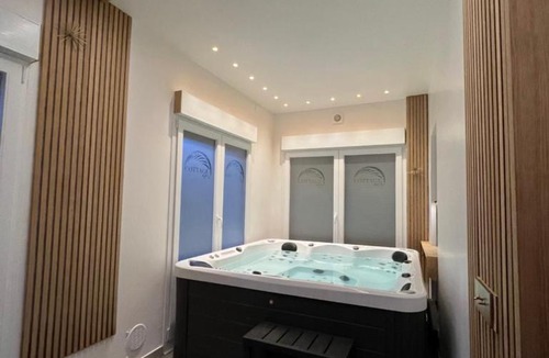 Saint-Mard Hotel | Cottages de France CDG