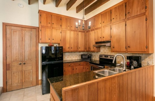 Natchez Condo | Cotton Alley | Charming 2-Bedroom Retreat in Historic Natchez, MS