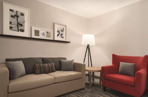 Detroit Lakes Hotel | Country Inn & Suites by Radisson, Detroit Lakes, MN