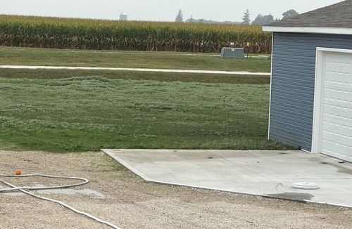 Palo Alto County House | Country lake house getaway accommodating large family-sized fun!