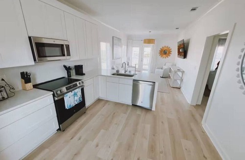 Pass Christian Condo | Couples Escape - Water View - King Bed - Pets Welcome w/Fee