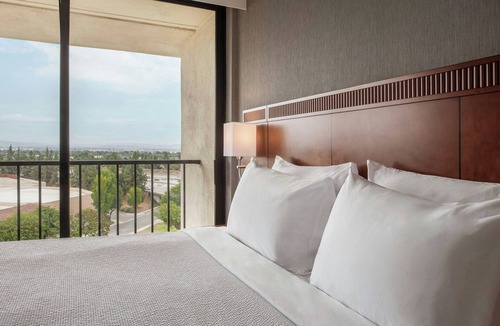 Monrovia Hotel | Courtyard by Marriott Los Angeles Pasadena/Monrovia