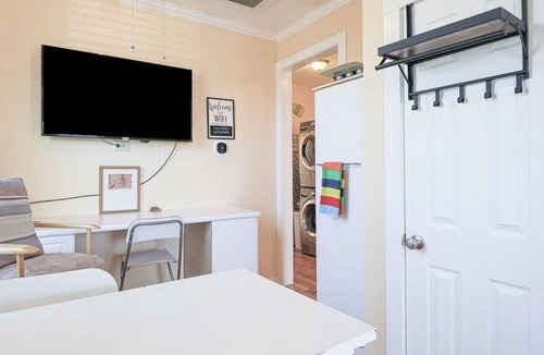 Old Town Cabin | Cozy 1 Bed, 1 Bath, Minutes to the Beach, Fishing, & Old Town Bay St. Louis