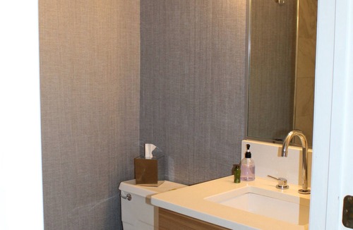 Edina Hotel | Cozy 1-bed hotel room in Minneapolis boutique hotel