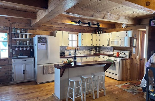 Presque Isle Cabin | Cozy 1-bedroom log cabin in beautiful Manitowish Waters/Winchester