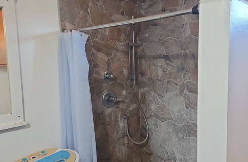 Lancaster Ski Chalet | Cozy 1-bedroom chalet in beautiful Palmdale with Evaporative (swamp) cooler.