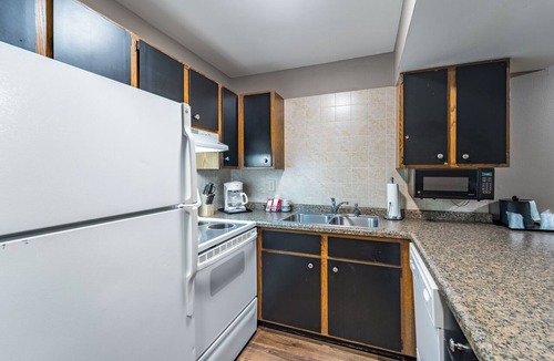 Rib Mountain Apartment | Cozy 1 Bedroom located on Granite Peak, Unit 2