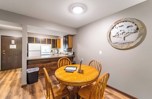 Rib Mountain Apartment | Cozy 1 Bedroom located on Granite Peak, Unit 2