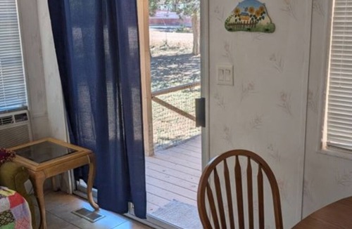 Overgaard Cottage | Cozy 1-bedroom cottage in beautiful Heber-Overgaard with AC