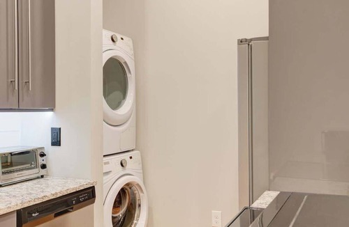 Rittenhouse Row Apartment | Cozy 1BD In The Heart Of Rittenhouse Square