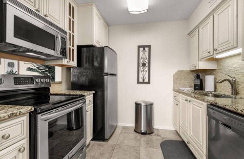 South Baton Rouge House | Cozy 1Bed Retreat! Fenced in Patio! Pool!