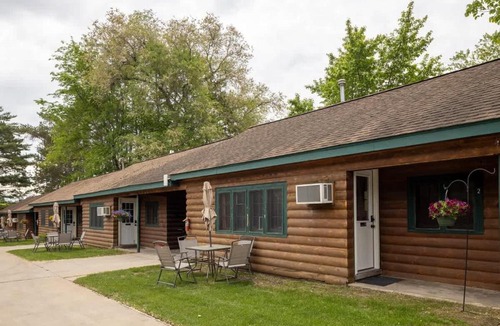 Park Rapids House | Cozy 1BR 1BA Cabin #4 Riverside Point Resort