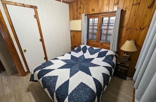Park Rapids House | Cozy 1BR 1BA Cabin #4 Riverside Point Resort