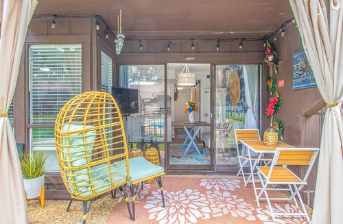 Diamondhead Condo | Cozy 1st Floor Condo/w Full Washer/Dryer - Lacey's Coastal Cabana