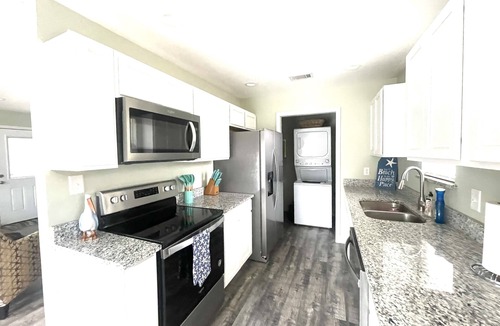Gulf Park Estates Cottage | Cozy 2-bedroom 2 bath cottage in enjoyable Ocean Springs! Sleeps 4 guests.
