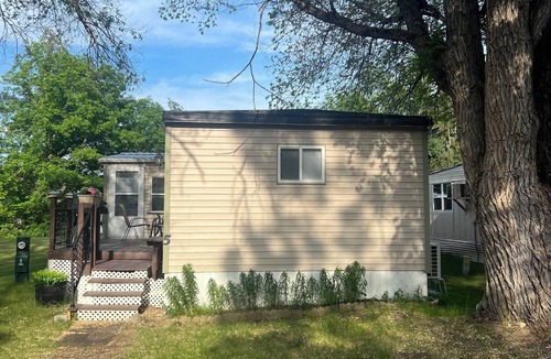 Cass Lake Cabin | Cozy 2-bedroom cabin on Cass Lake. Walking distance to the marina.