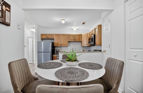 Clayton House | Cozy 2-bedroom house near Rowan Univ. Inspira Medical Ctr., Phila, AC, and NYC