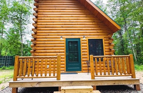 Crosby Cabin | Cozy 2-bedroom log cabin near Cuyuna recreation area