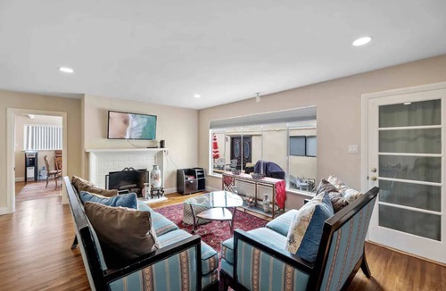 Carriage Square House | Cozy 3 bedroom home.