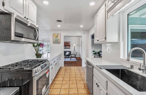 Cerritos House | Cozy 3 bedroom house with fire pit near Disneyland