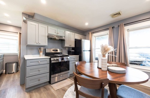 Washington Park Apartment | Cozy 3BD/1BA in Boston | Franklin Zoo, Boston Comm