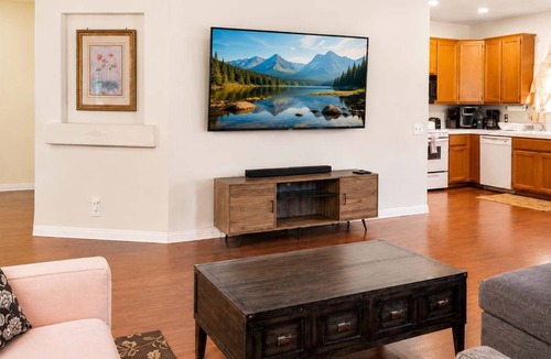 Lake Elsinore House | Cozy 3BR Lake Elsinore Retreat with Mountain Views
