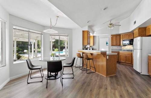 Nuevo House | Cozy 4BR Mountain View Retreat｜Private Pool, Spacious Yard & Pet-Friendly#41703