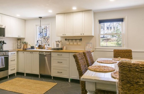 Sandwich Cottage | Cozy and renovated close to Sandwich Village