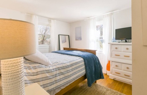 Sandwich Cottage | Cozy and renovated close to Sandwich Village