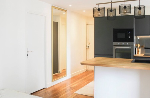 9th Arrondissement Opéra Apartment | Cozy and well-located apartment in Saint-Ouen