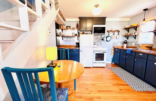 Gloucester Apartment | Cozy Apartment at Green Landing - AC - No Cleaning Fee - Hassle Free Check Out