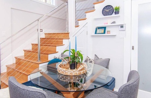 Highland Park House | Cozy Apartment Near T