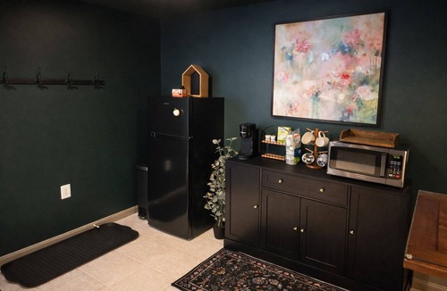 Purcellville Apartment | Cozy Apartment w/King bed in lovely VA Wine Country; Enough room for up to 6!