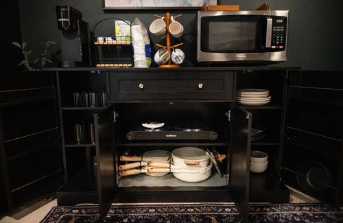 Purcellville Apartment | Cozy Apartment w/King bed in lovely VA Wine Country; Enough room for up to 6!