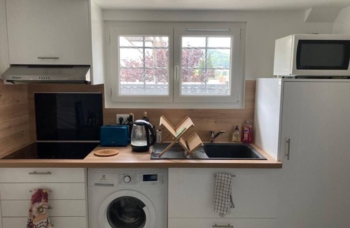 Palaiseau Apartment | Cozy apartment with a garden near Paris—available only in August